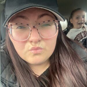 Meet your Posher, Maddie